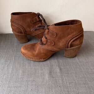 Clarks Carleta Lyon Bootie Womens Size 7W Brown Leather Lace-up Ankle Boho Heel